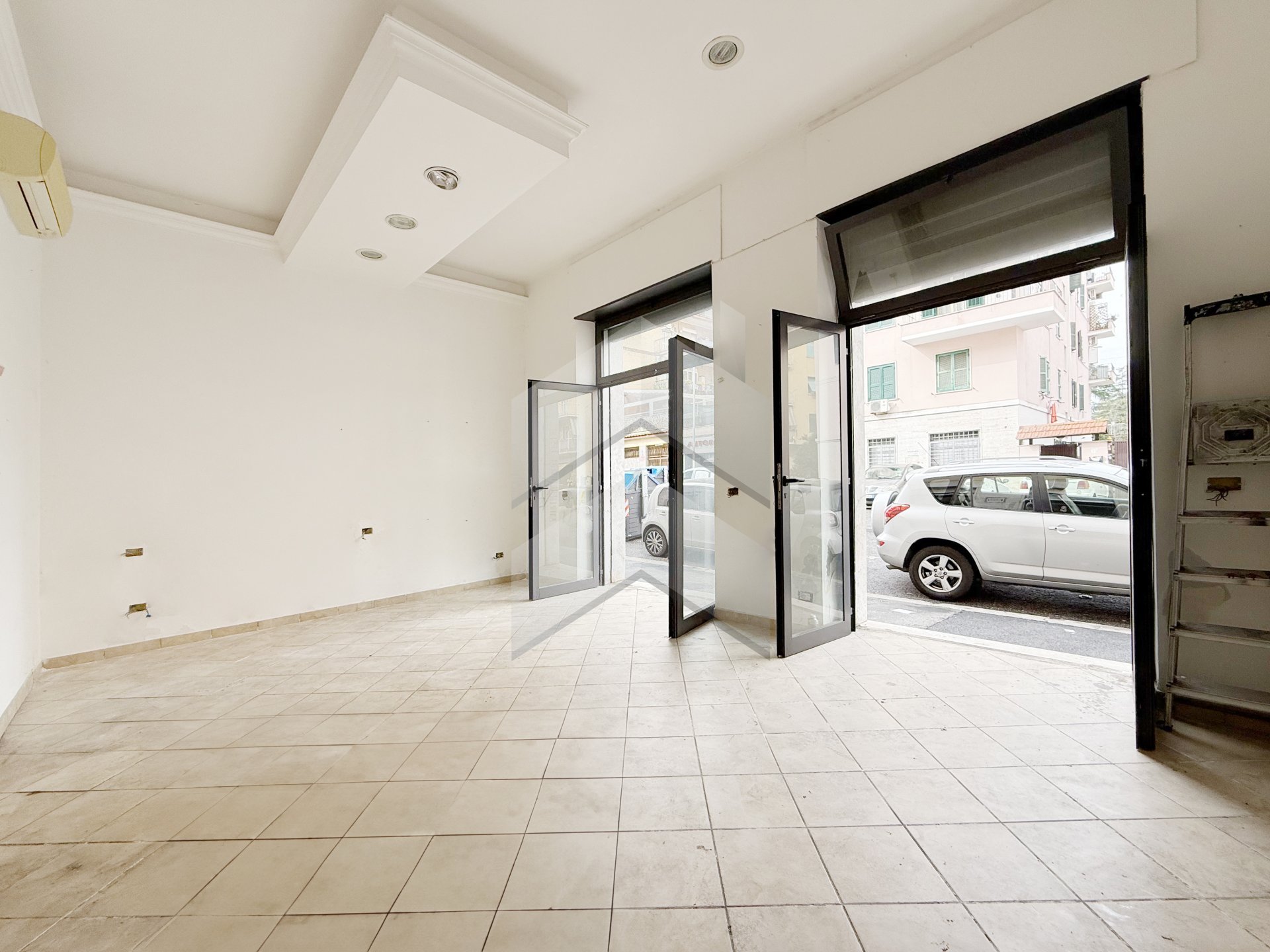 Negozio in vendita a Roma, Centocelle